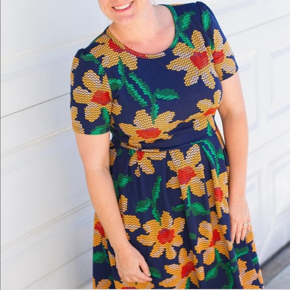 LuLaRoe Dresses & Skirts - NWT Lularoe Amelia Sunflower 🌻 Dress